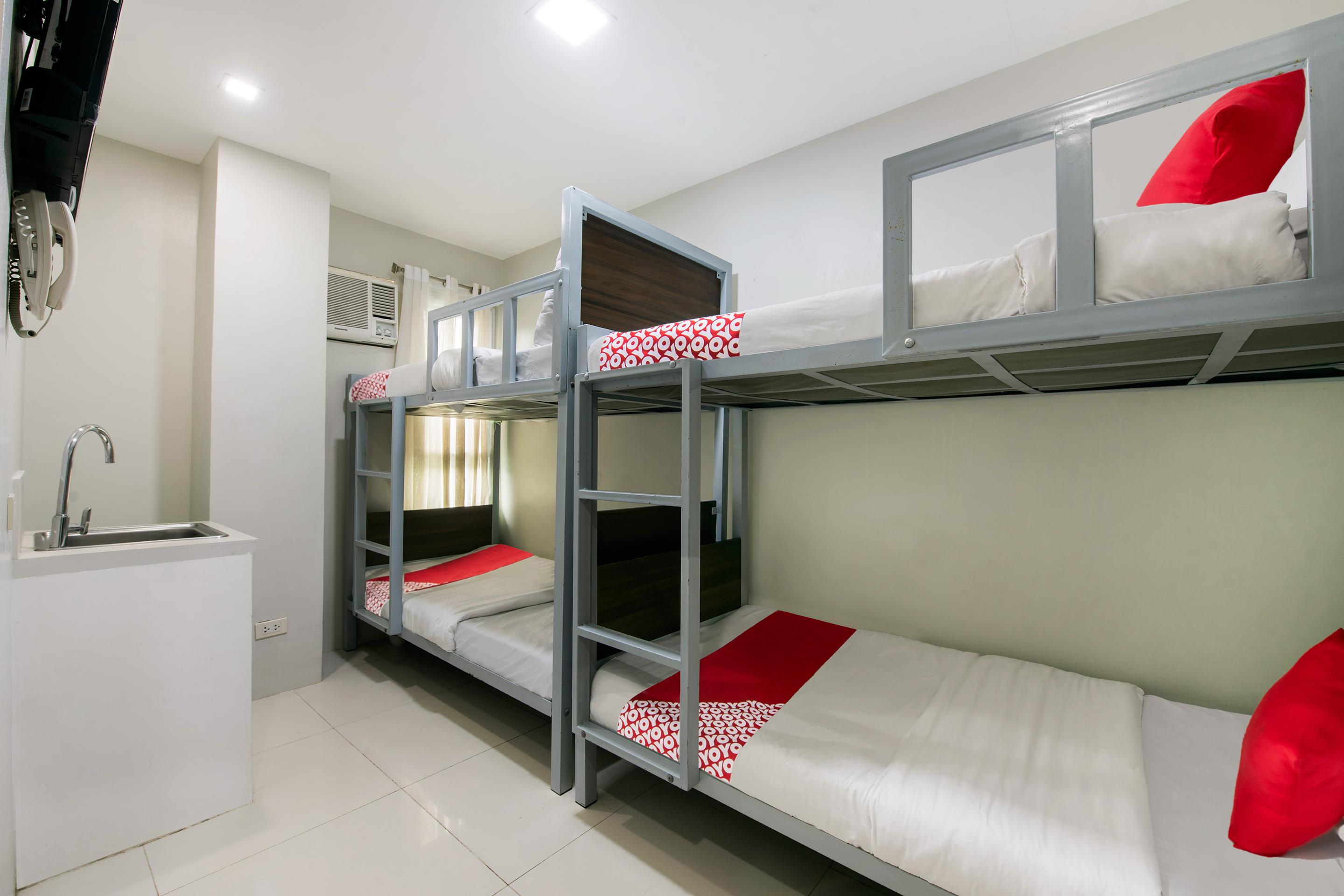 Hotel Oyo 152 Sangco Condotel